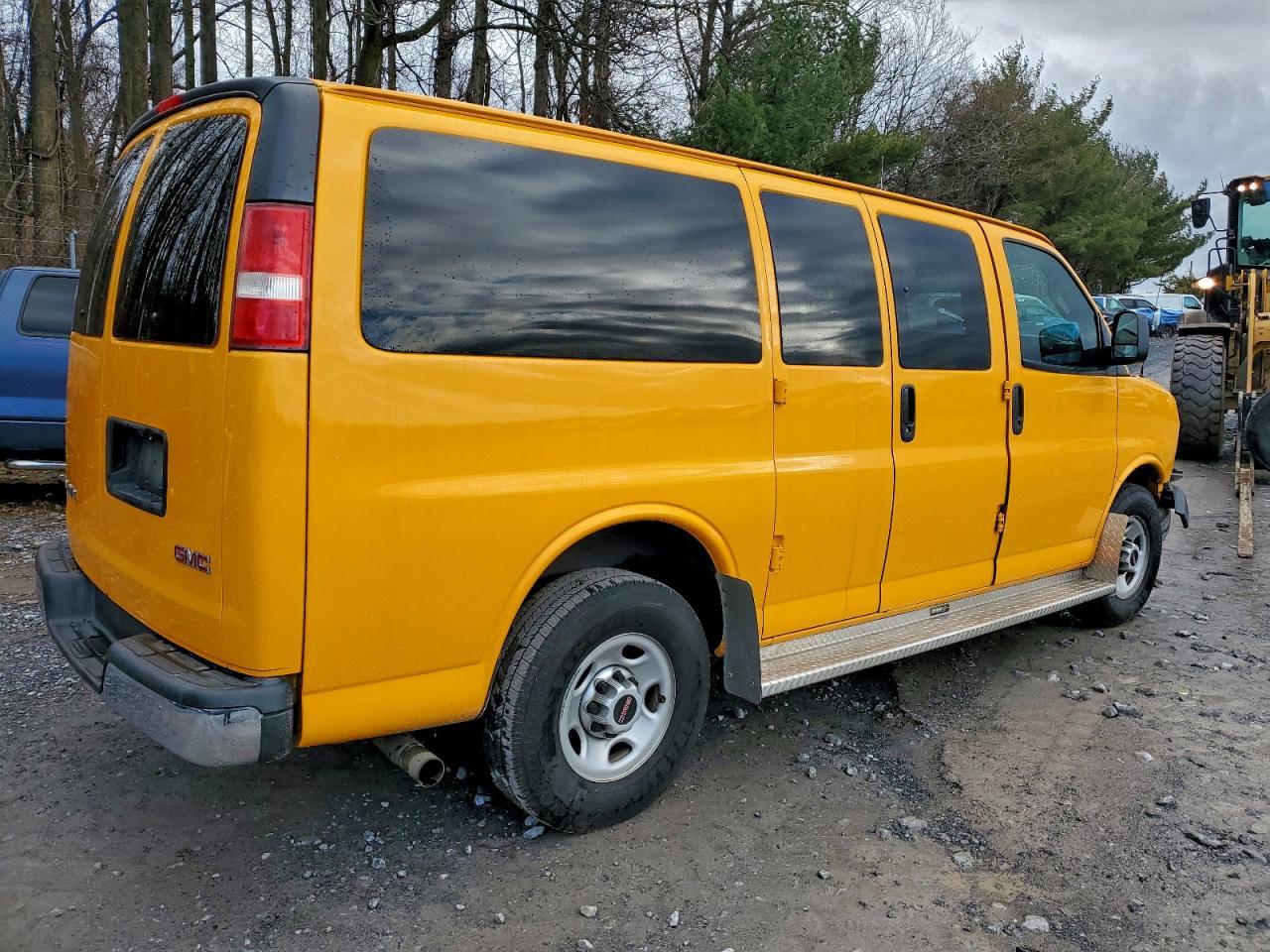 2017 GMC Savana