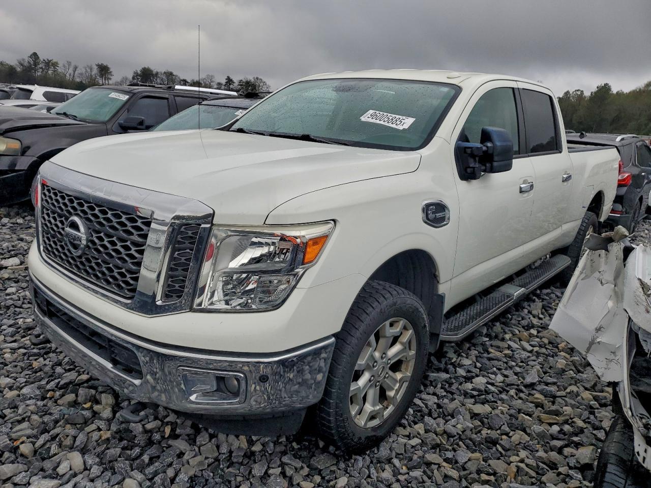2017 NISSAN Titan