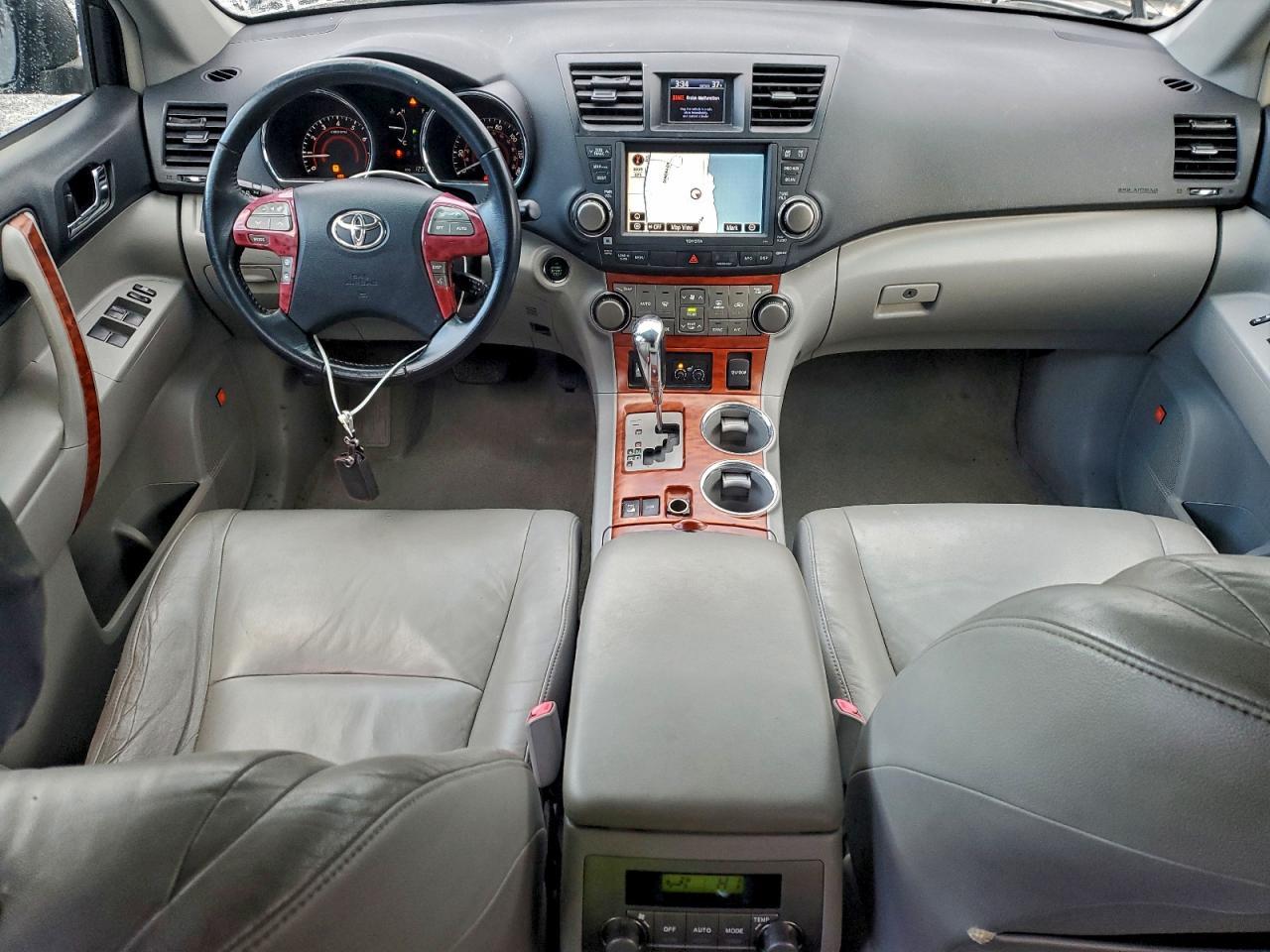 2010 TOYOTA HIGHLANDER