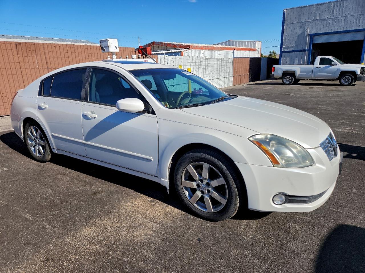 2005 NISSAN Maxima