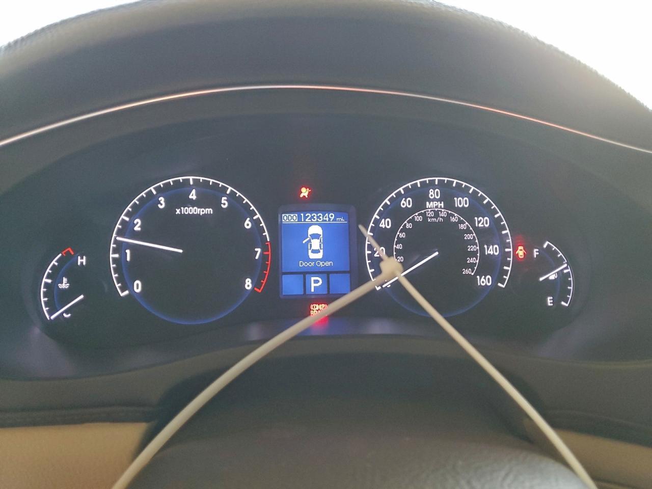 2013 HYUNDAI GENESIS