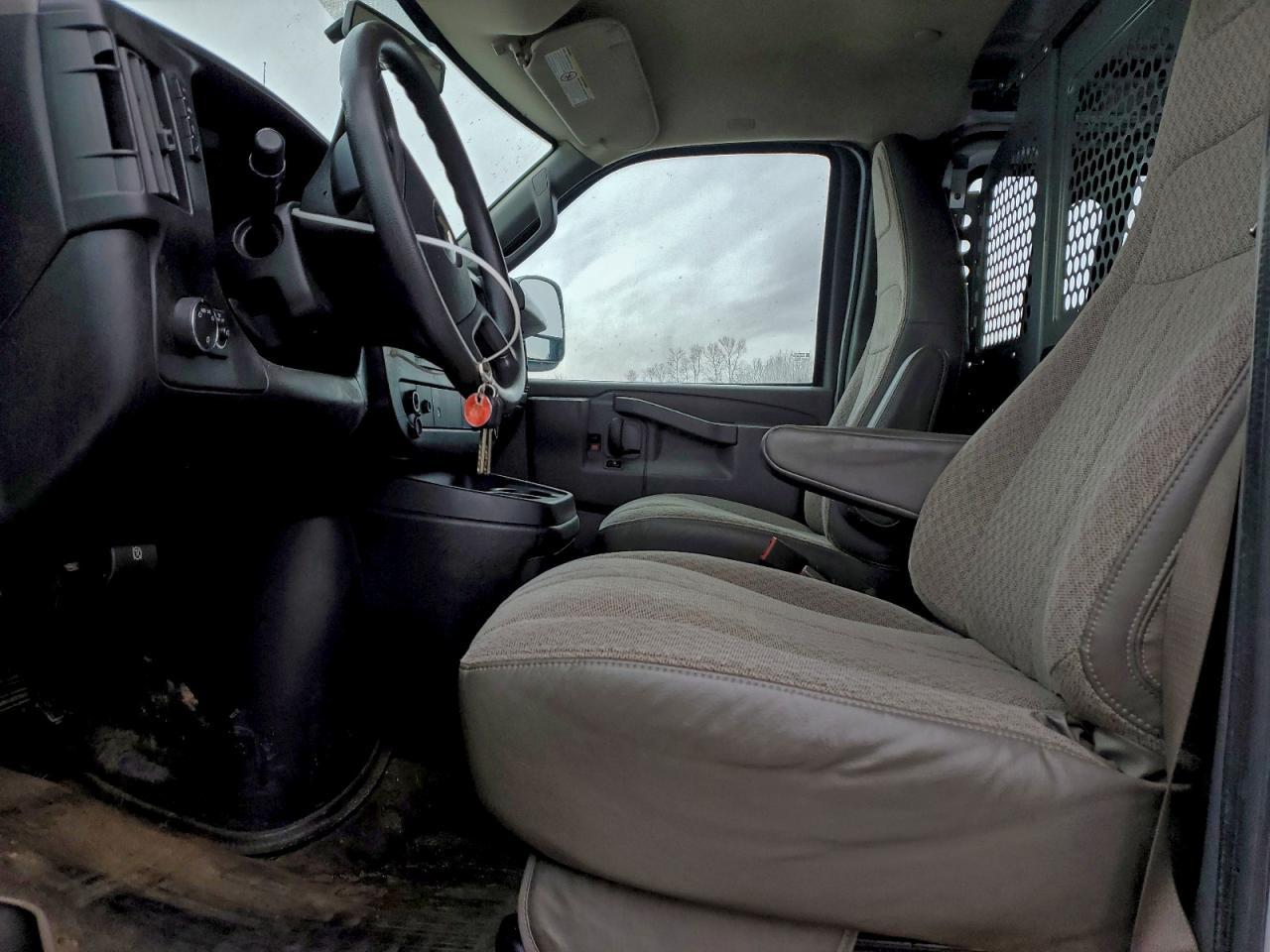 2017 CHEVROLET EXPRESS 2500