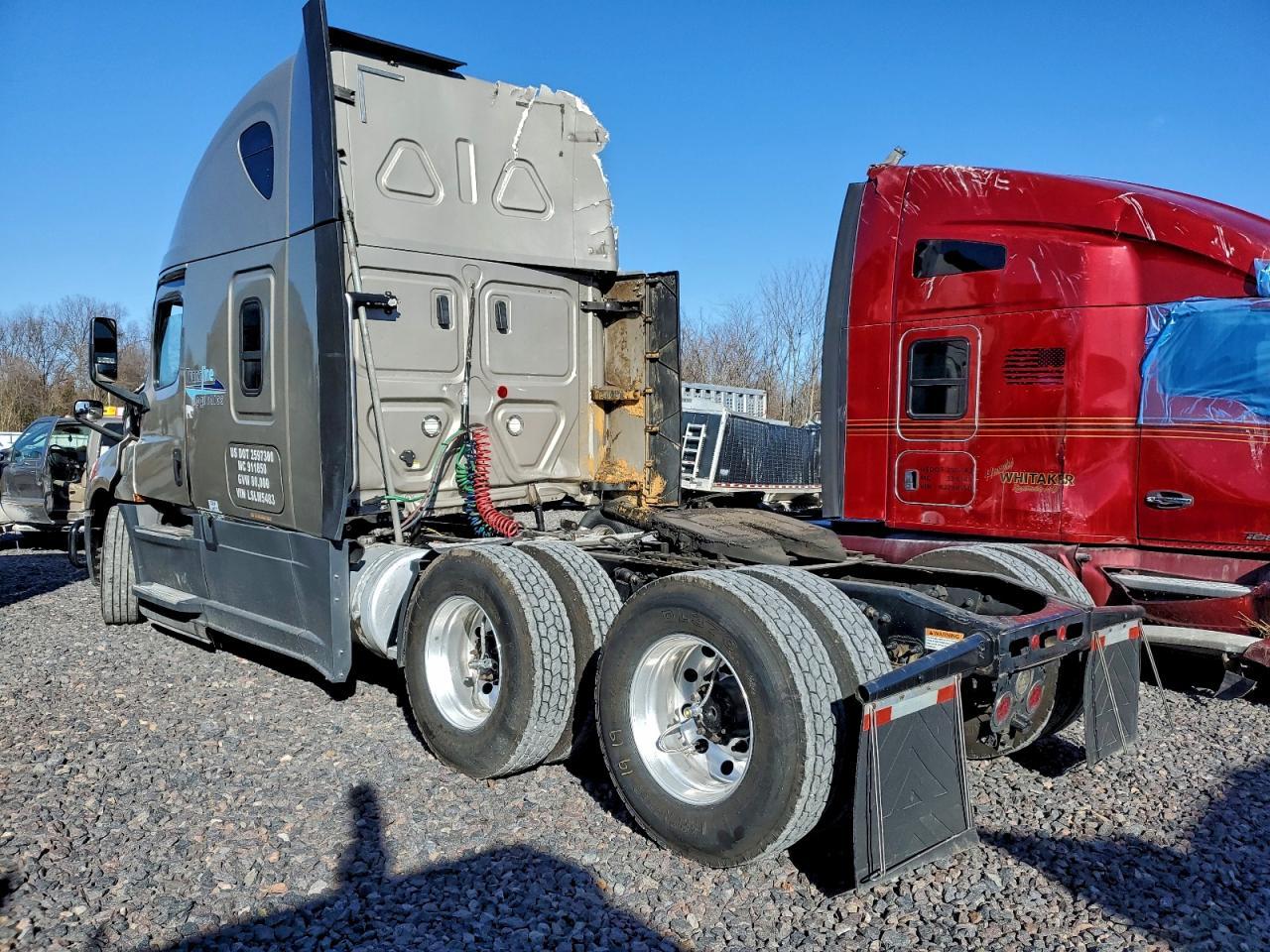 2020 FREIGHTLINER CASCADIA 126
