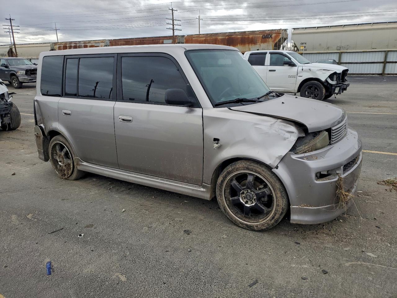 2006 TOYOTA SCION