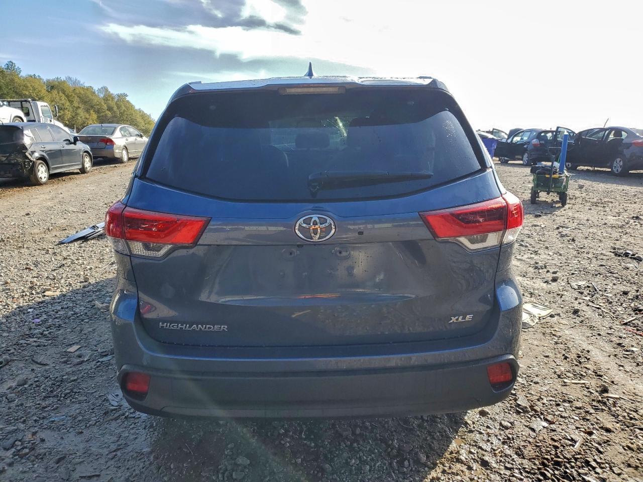 2018 TOYOTA HIGHLANDER
