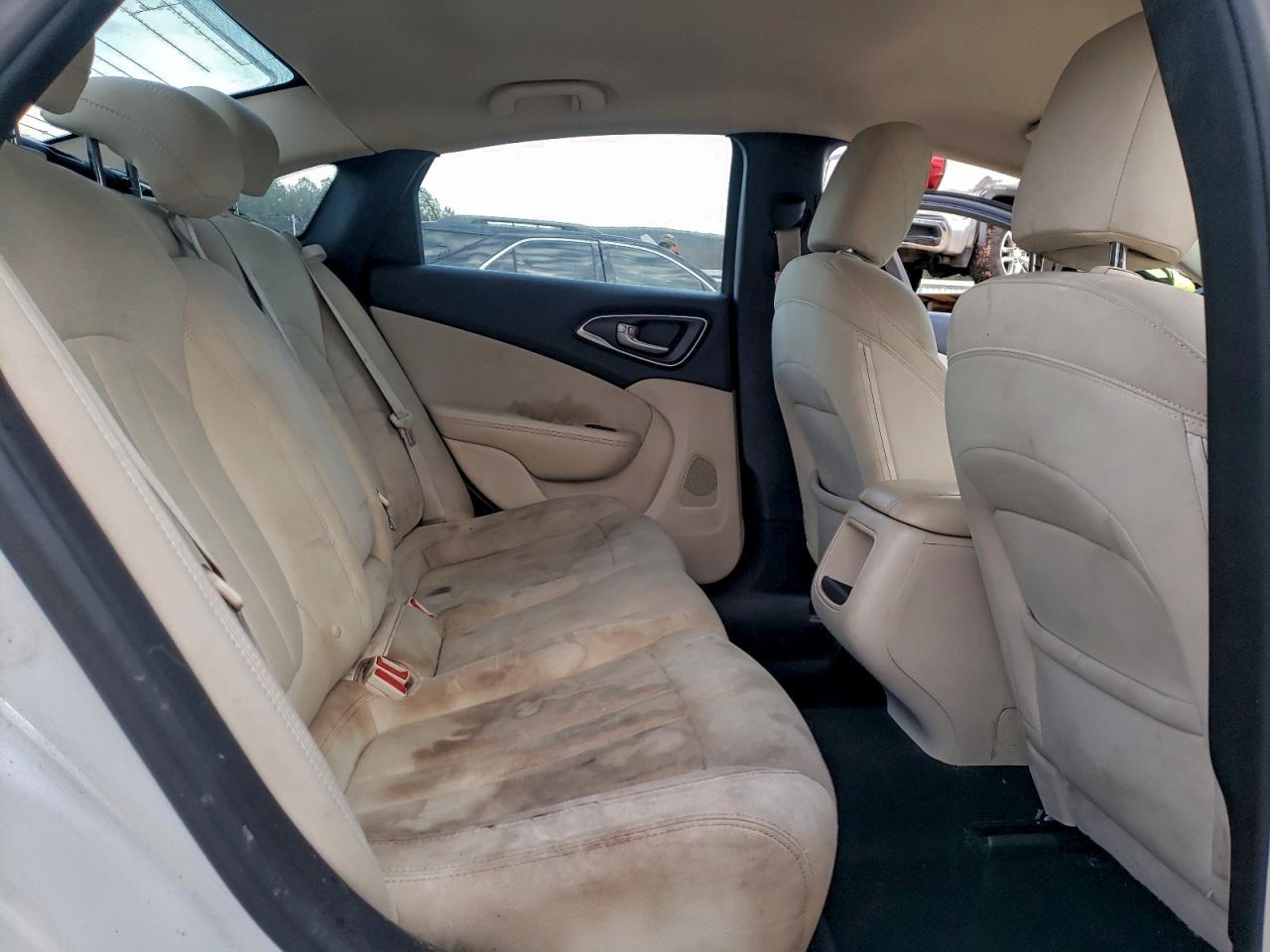 2015 CHRYSLER 200