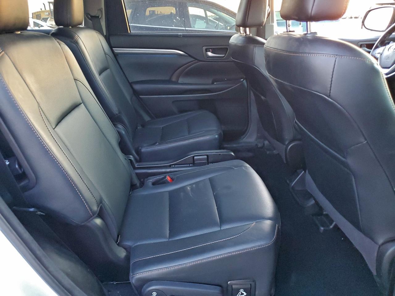 2017 TOYOTA HIGHLANDER