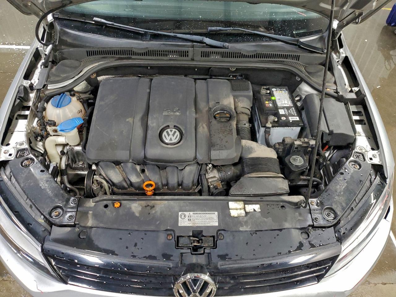 2011 VOLKSWAGEN JETTA