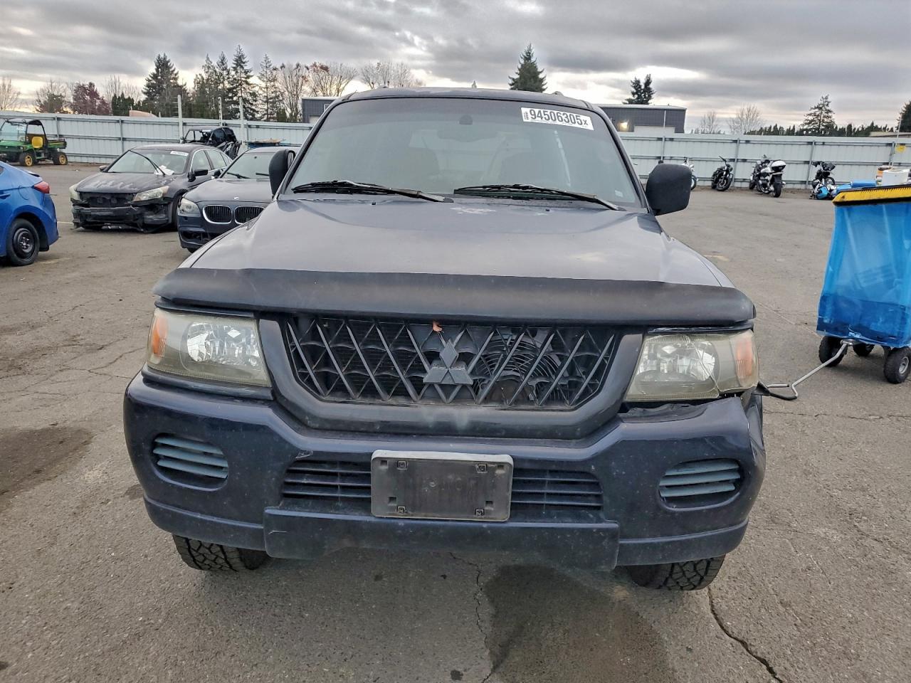 2002 MITSUBISHI Montero