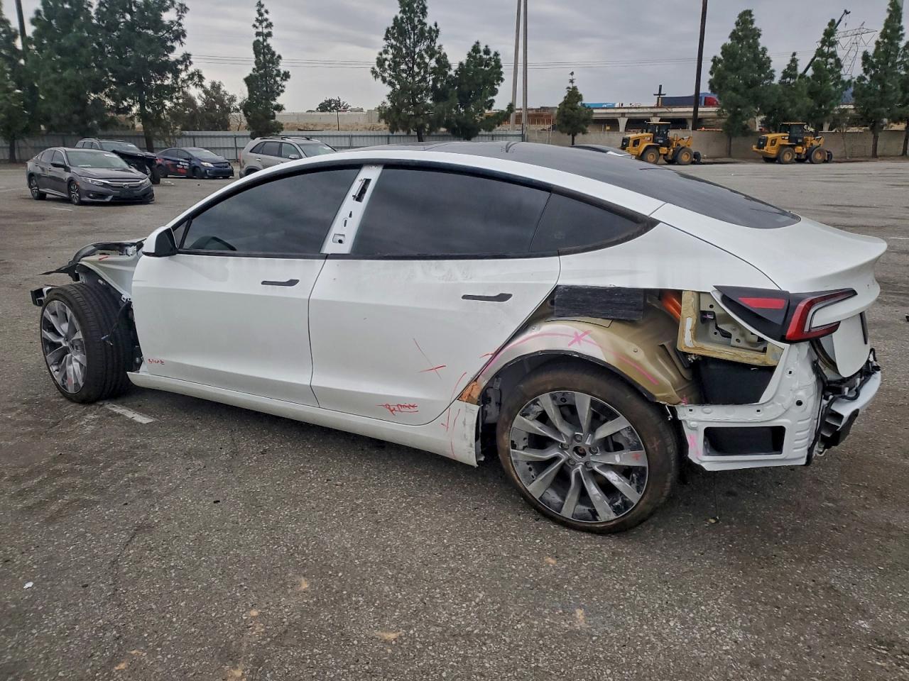 2025 TESLA MODEL 3