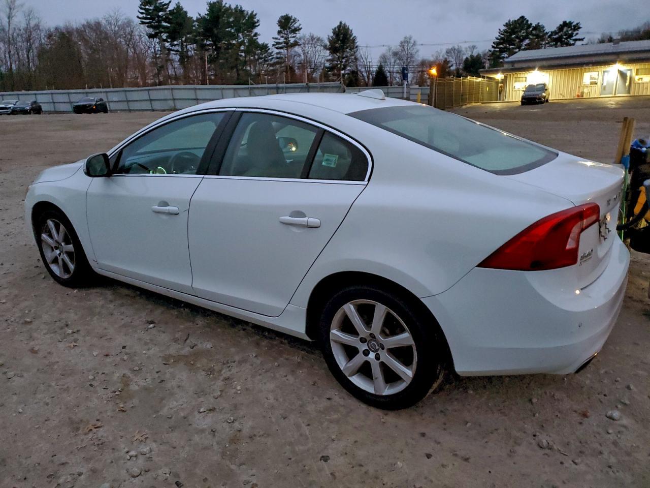 2016 VOLVO S60