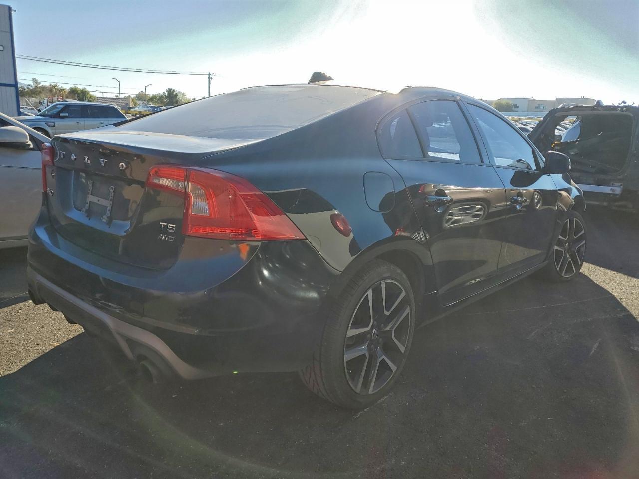 2017 VOLVO S60