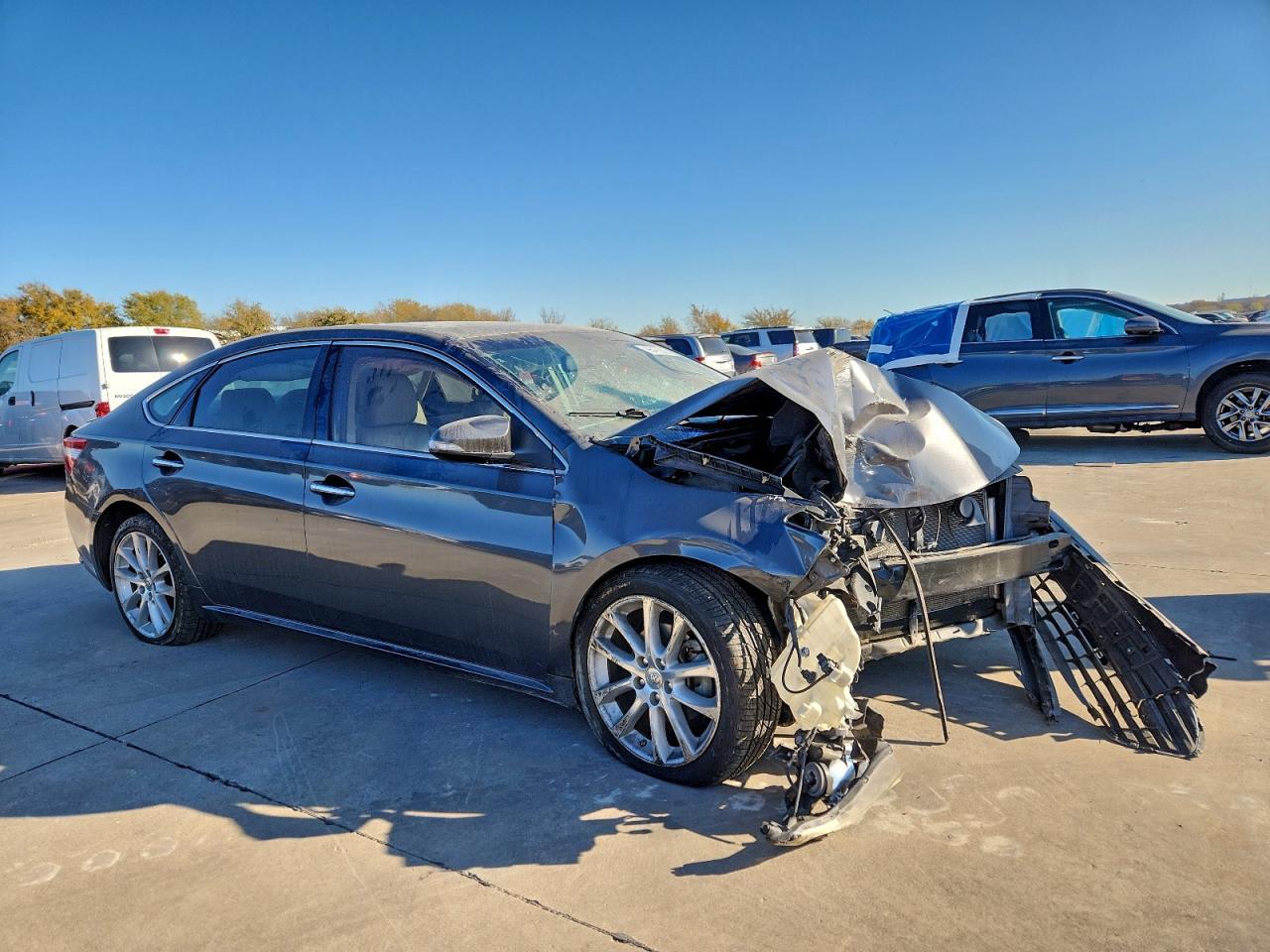 2013 TOYOTA Avalon