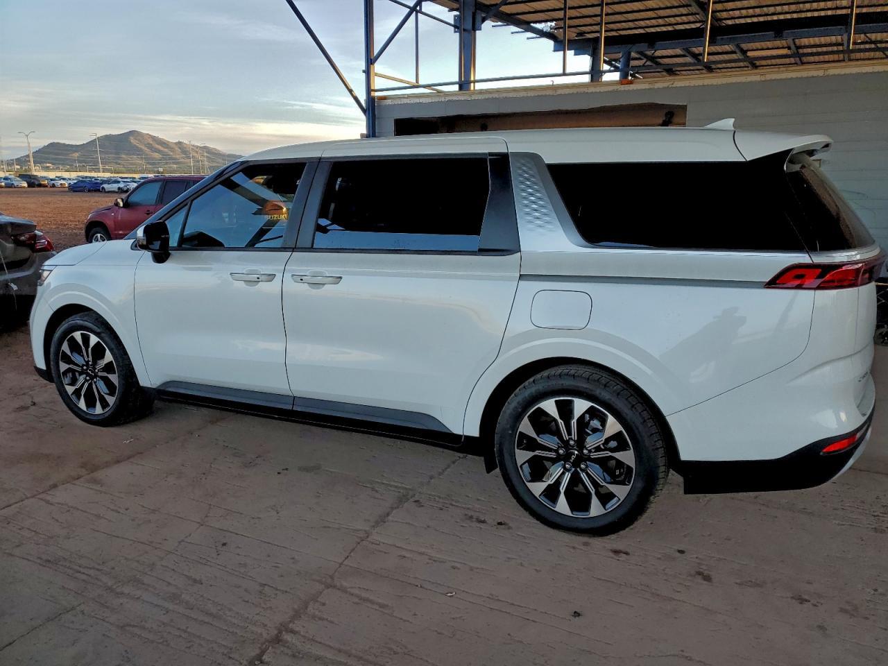 2024 KIA Carnival