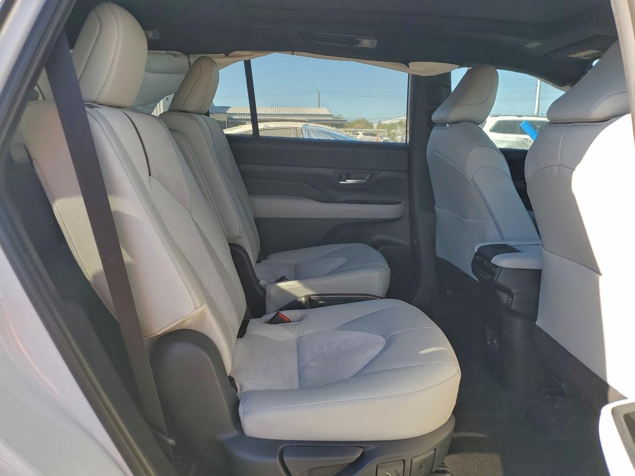 2026 TOYOTA HIGHLANDER