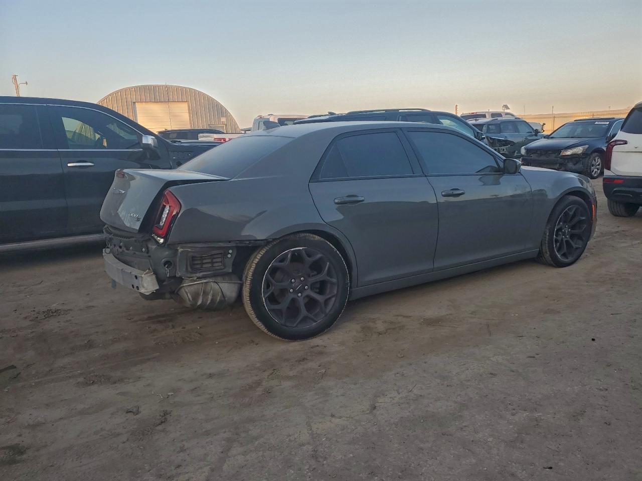 2019 CHRYSLER 300
