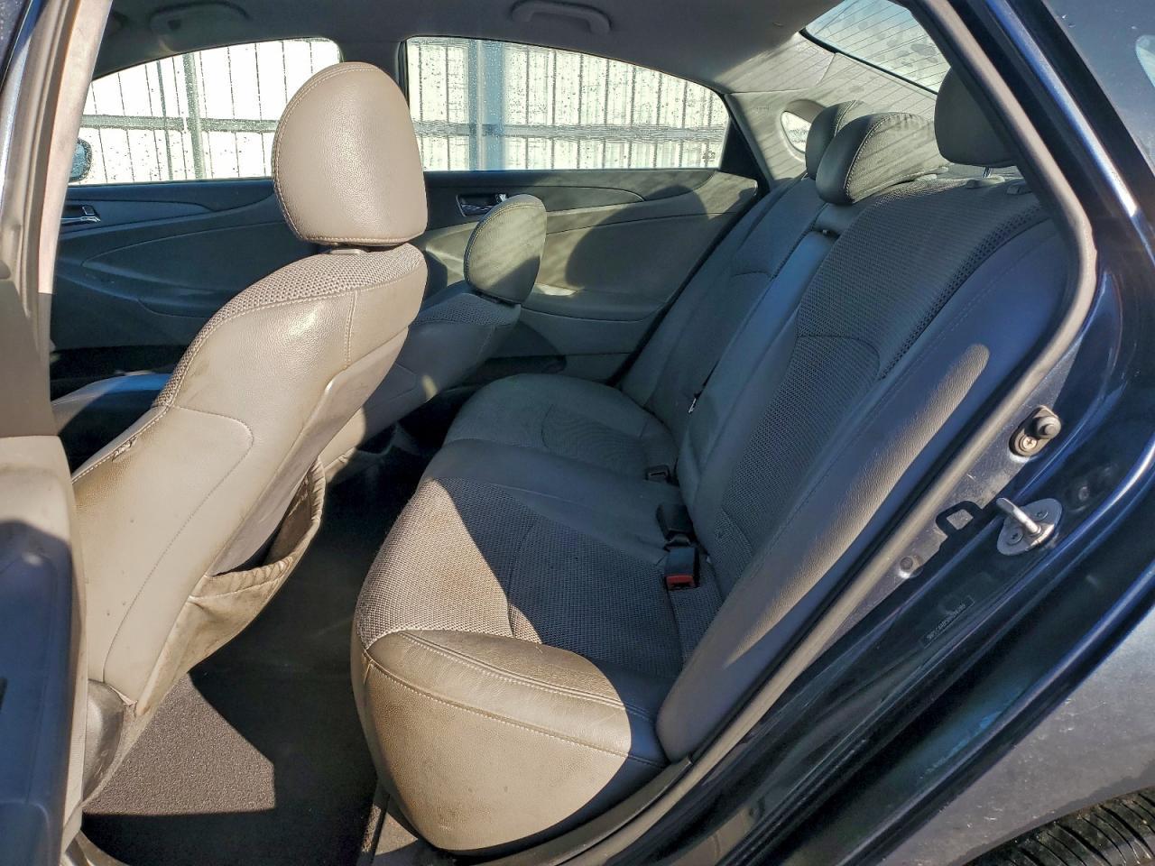 2011 HYUNDAI SONATA