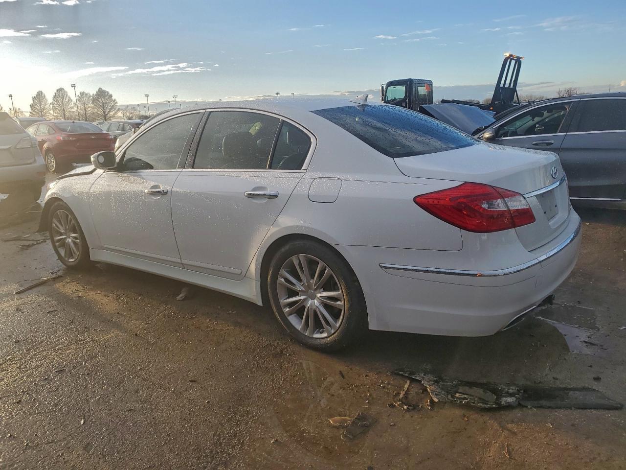 2013 HYUNDAI GENESIS