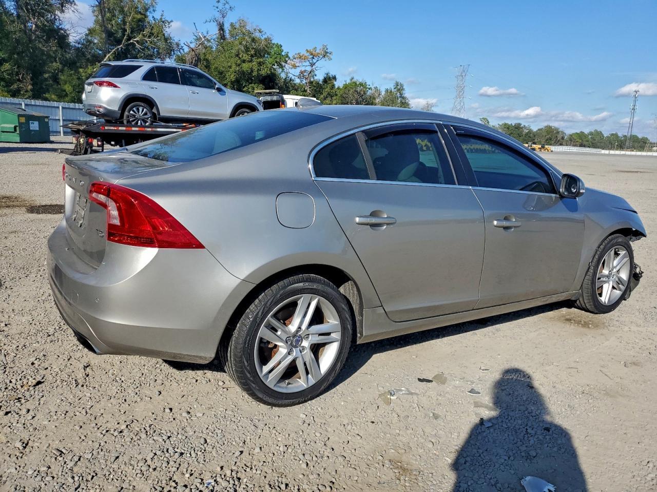 2014 VOLVO S60