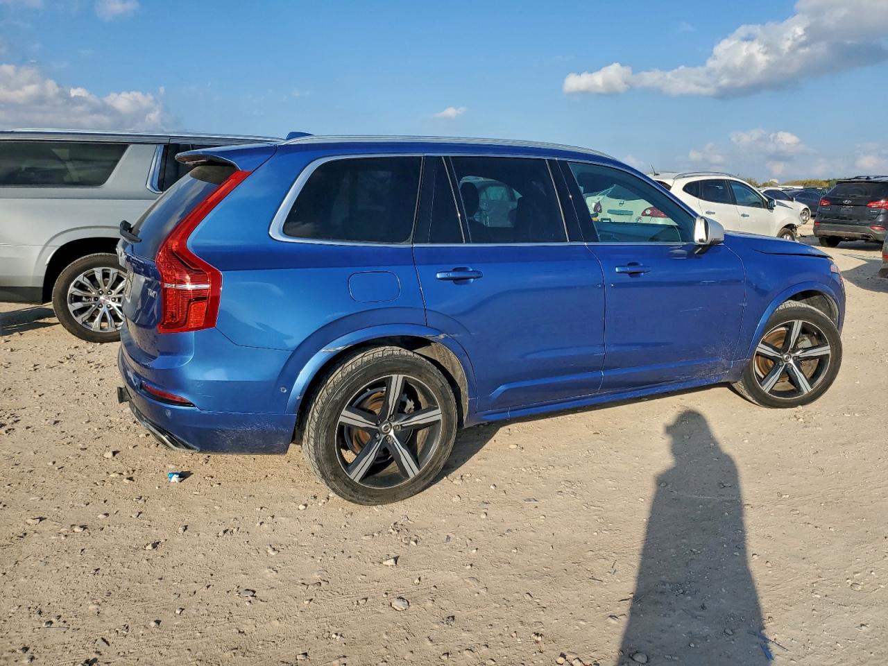 2017 VOLVO XC90