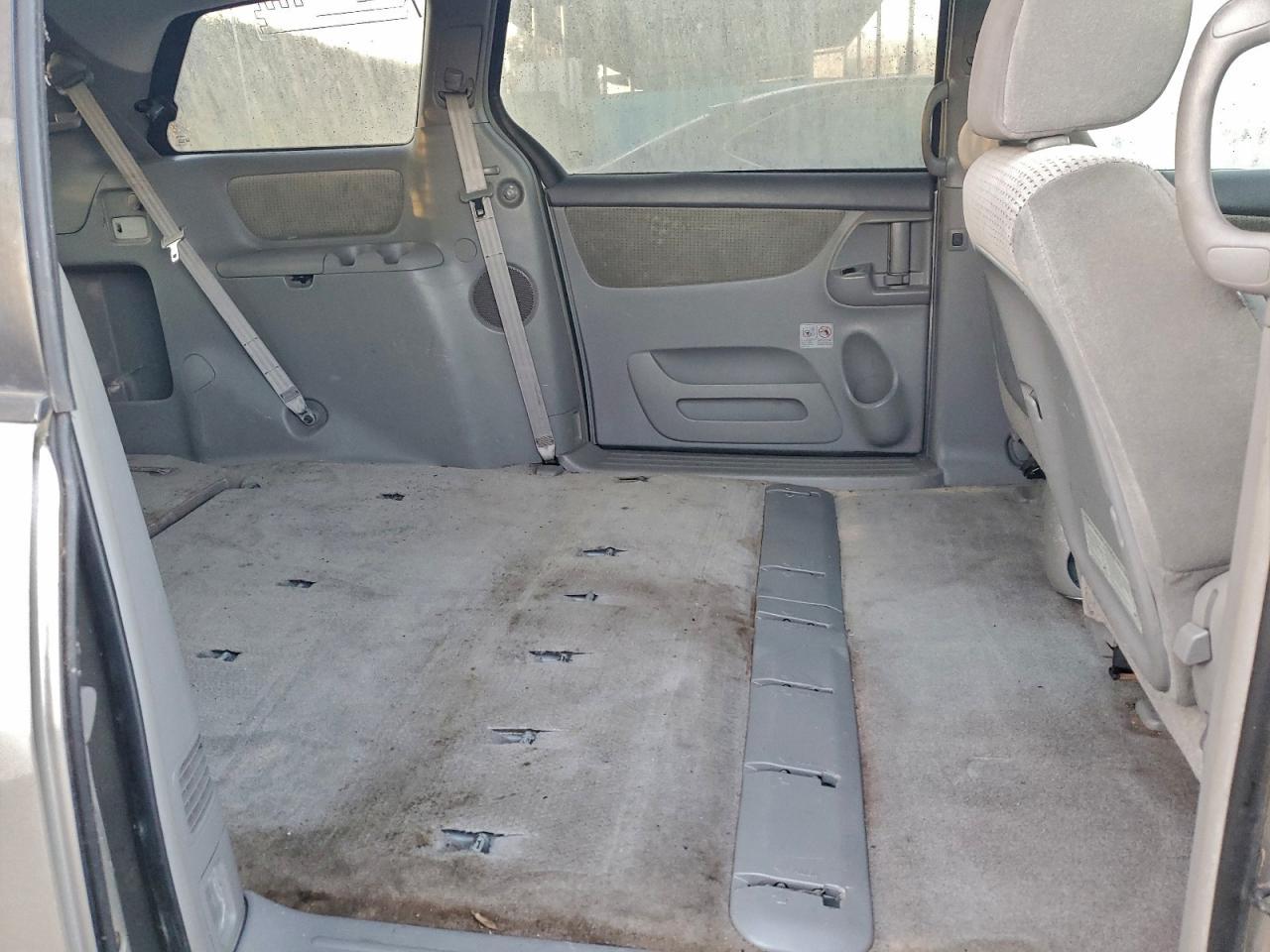 2009 TOYOTA SIENNA