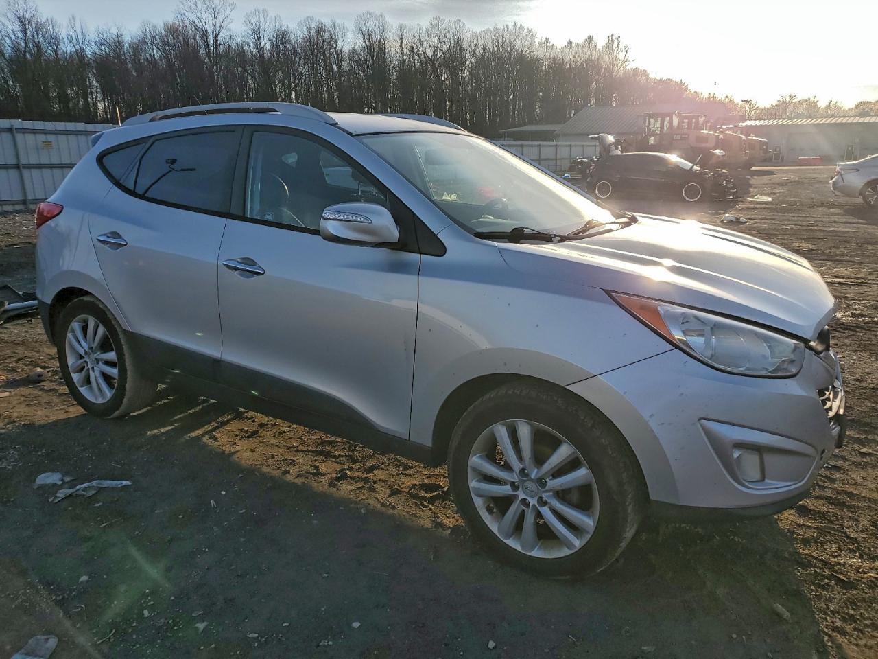 2011 HYUNDAI TUCSON