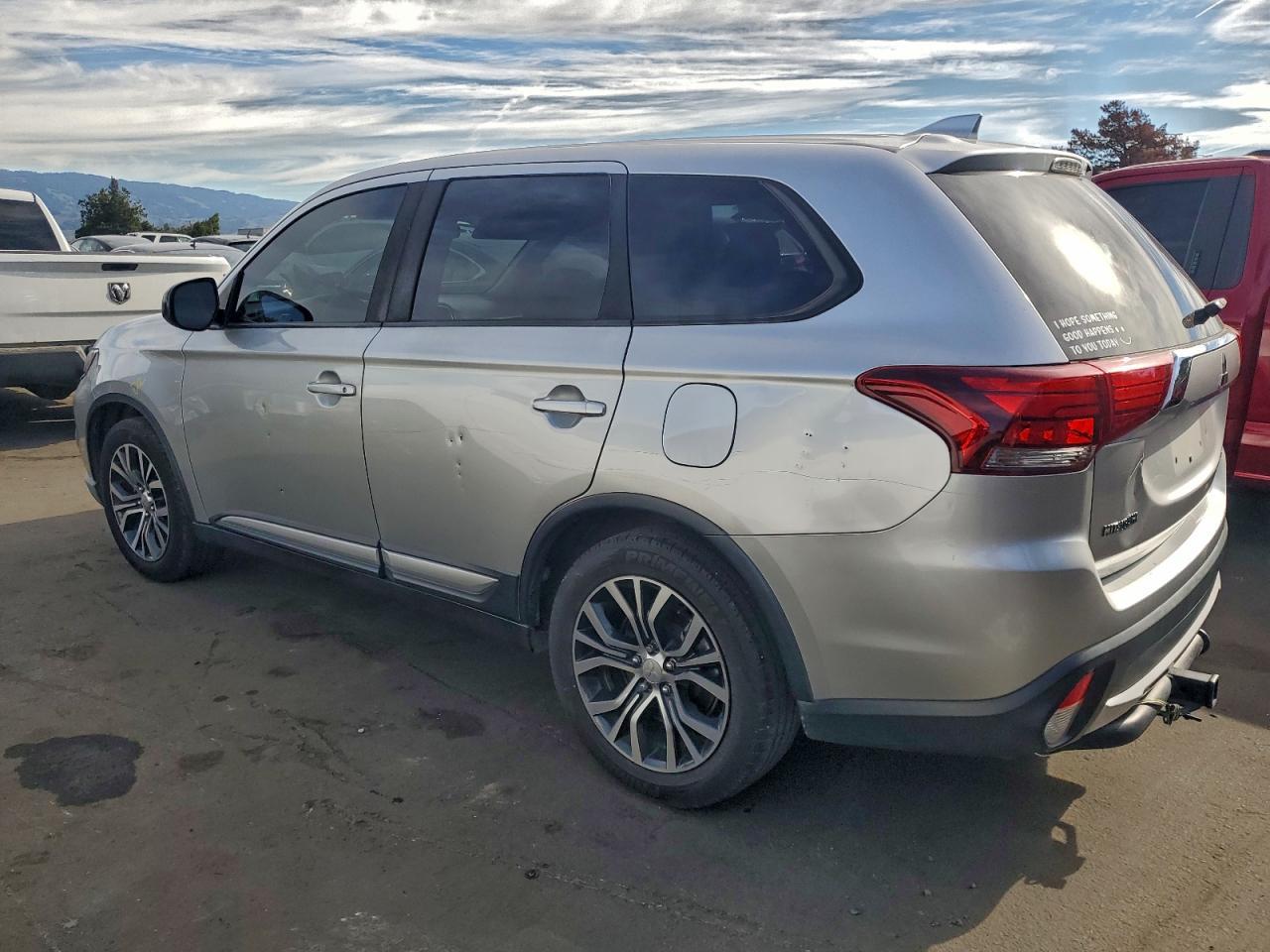 2018 MITSUBISHI outlander