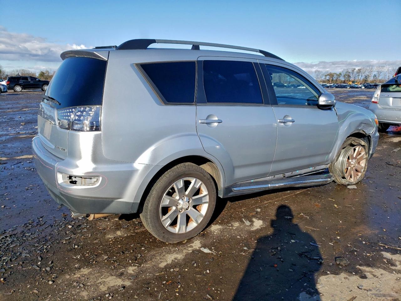 2013 MITSUBISHI outlander