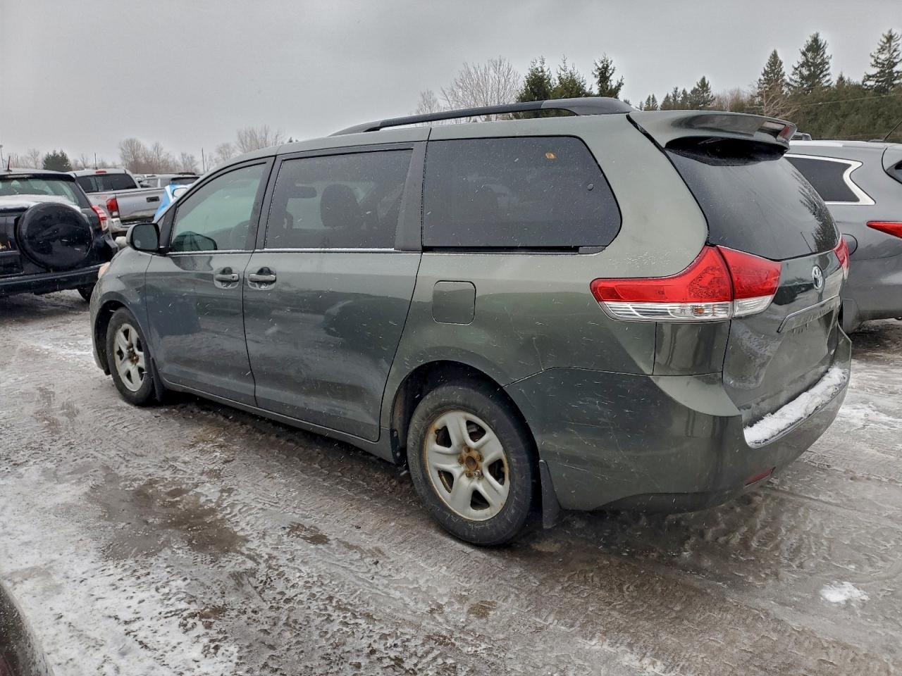 2014 TOYOTA SIENNA