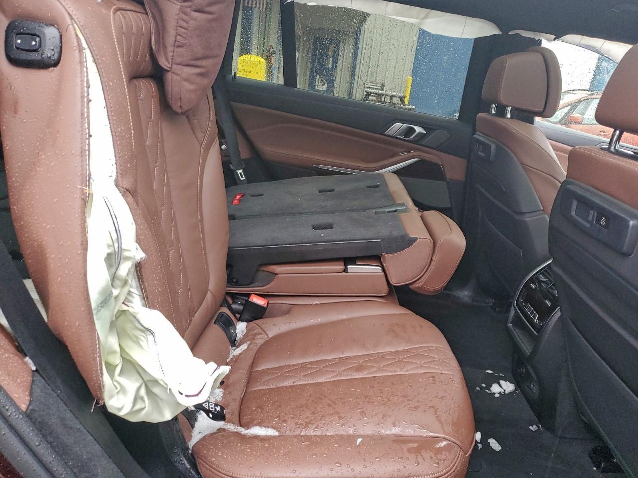 2021 BMW X7