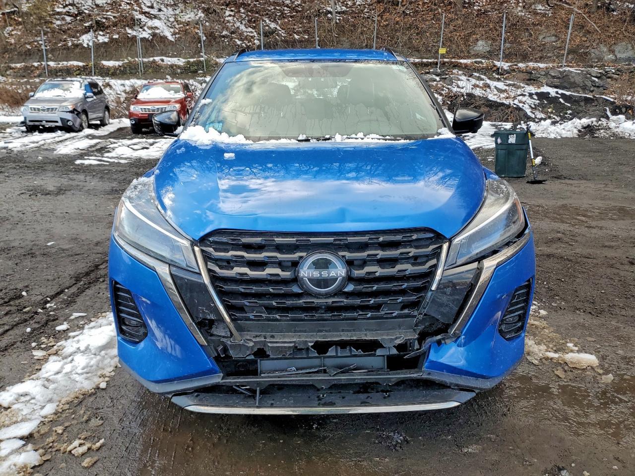2024 NISSAN KICKS