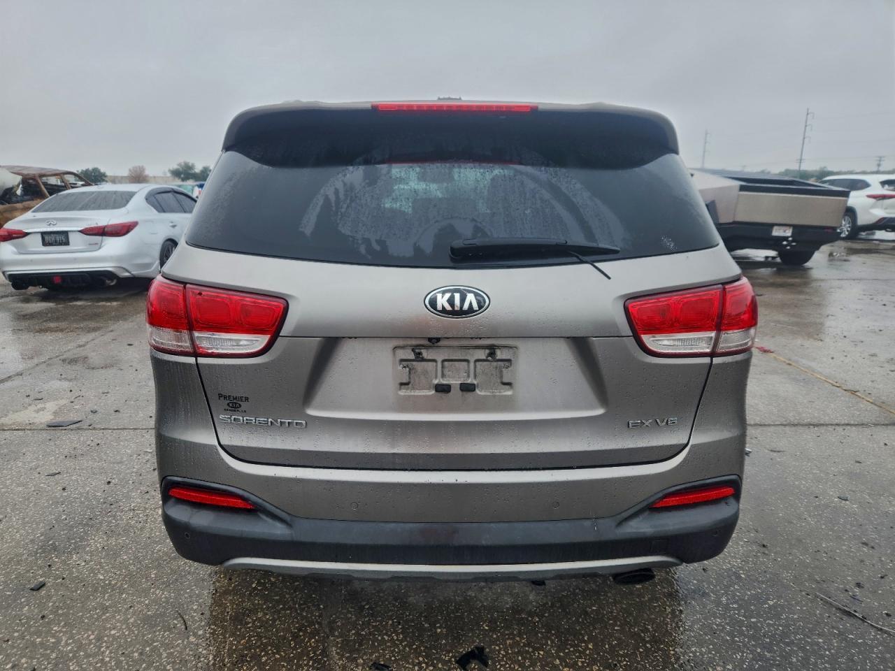 2016 KIA SORENTO