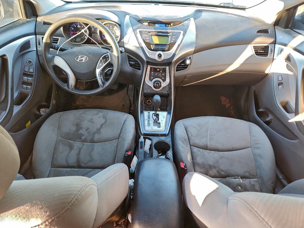 2012 HYUNDAI ELANTRA