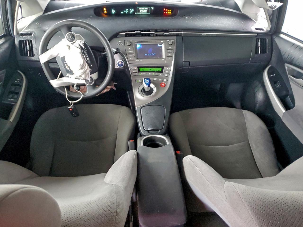 2015 TOYOTA PRIUS