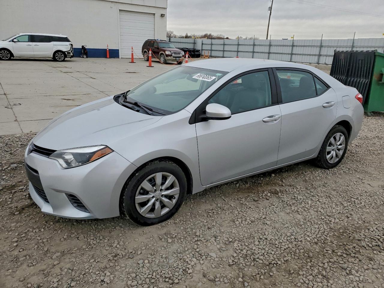 2015 TOYOTA COROLLA