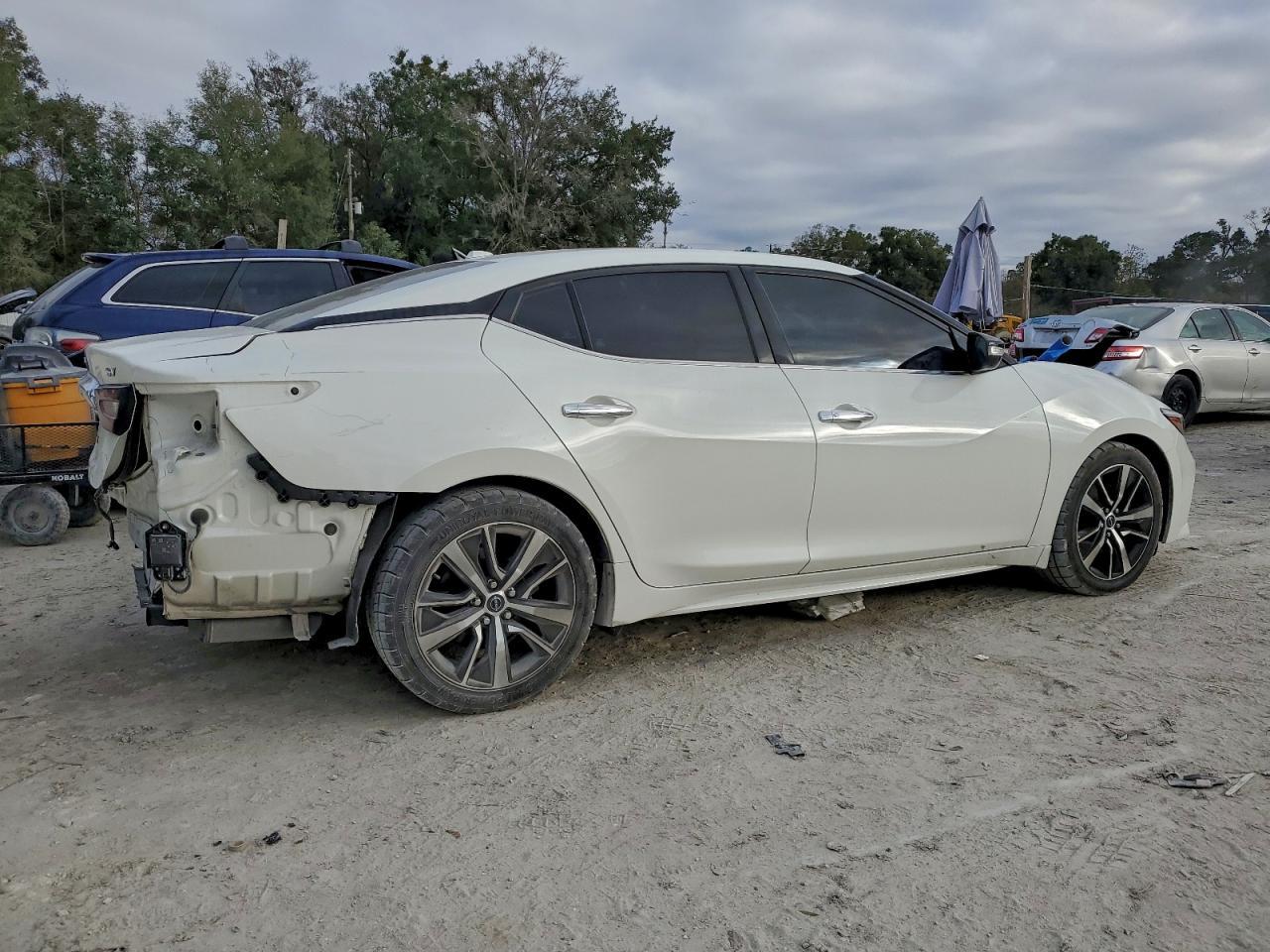 2023 NISSAN Maxima