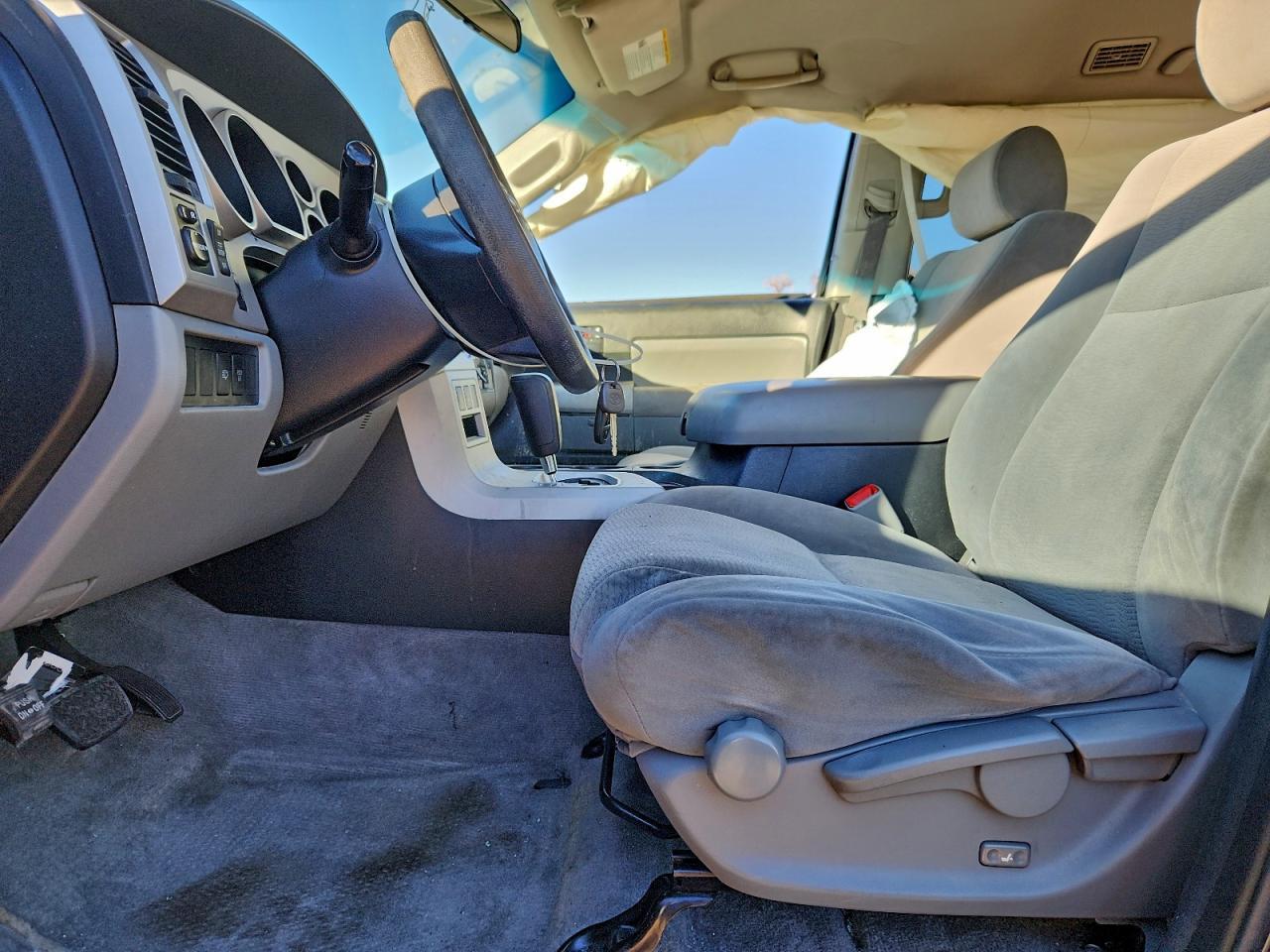 2008 TOYOTA Sequoia