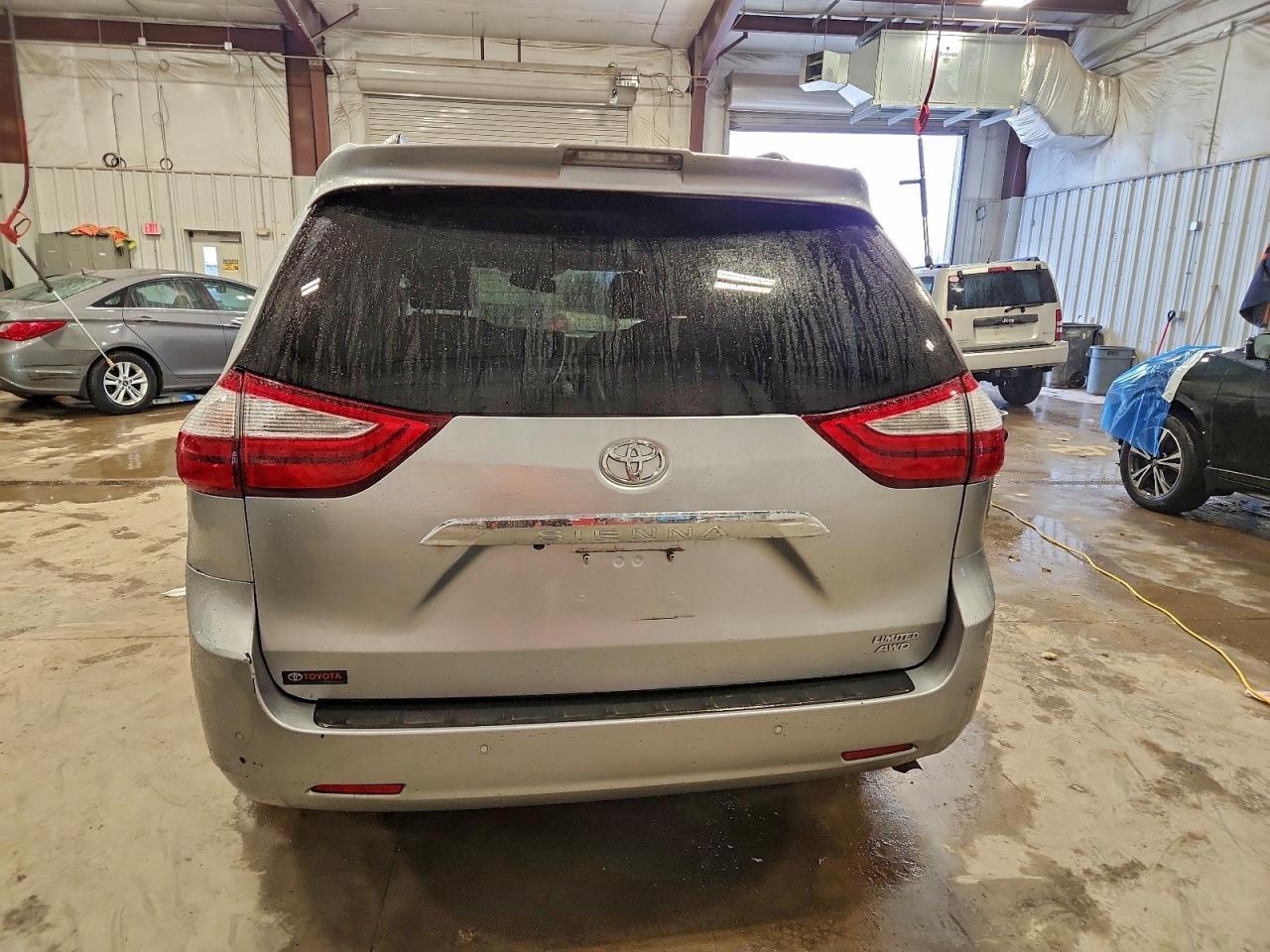 2019 TOYOTA SIENNA