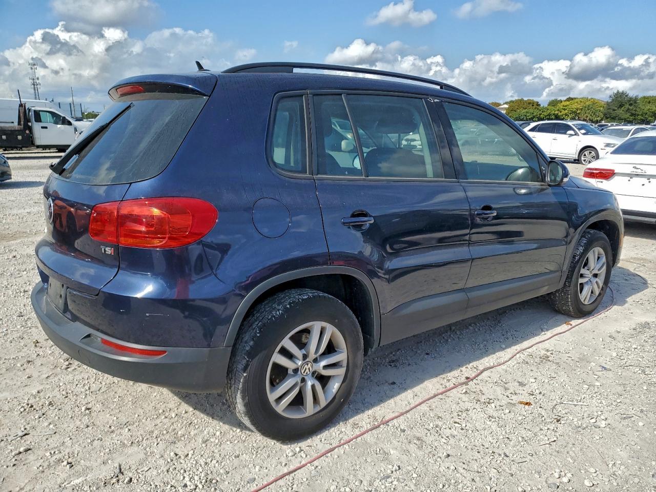 2016 VOLKSWAGEN TIGUAN