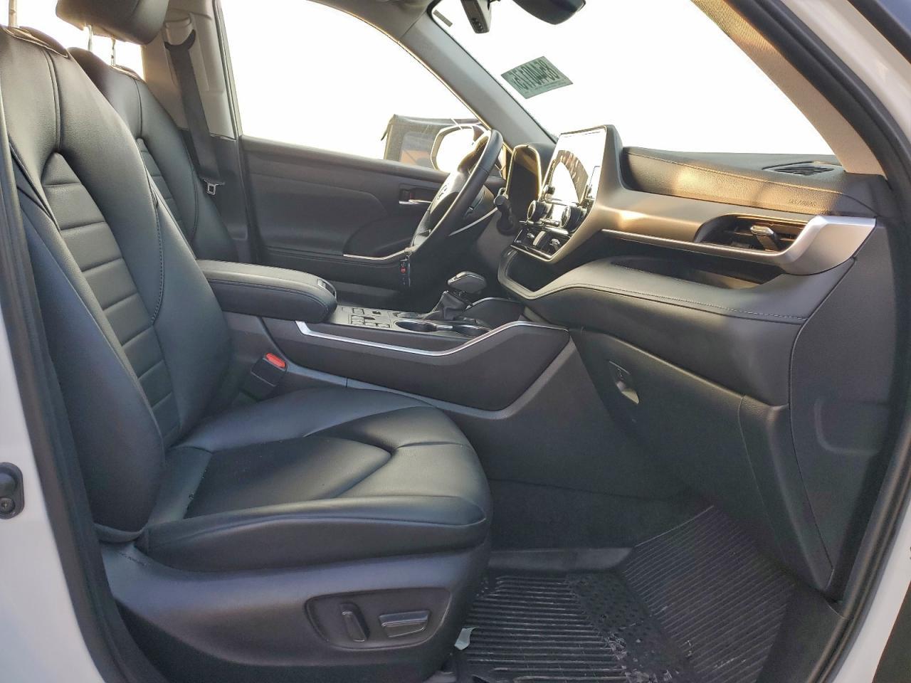 2024 TOYOTA HIGHLANDER