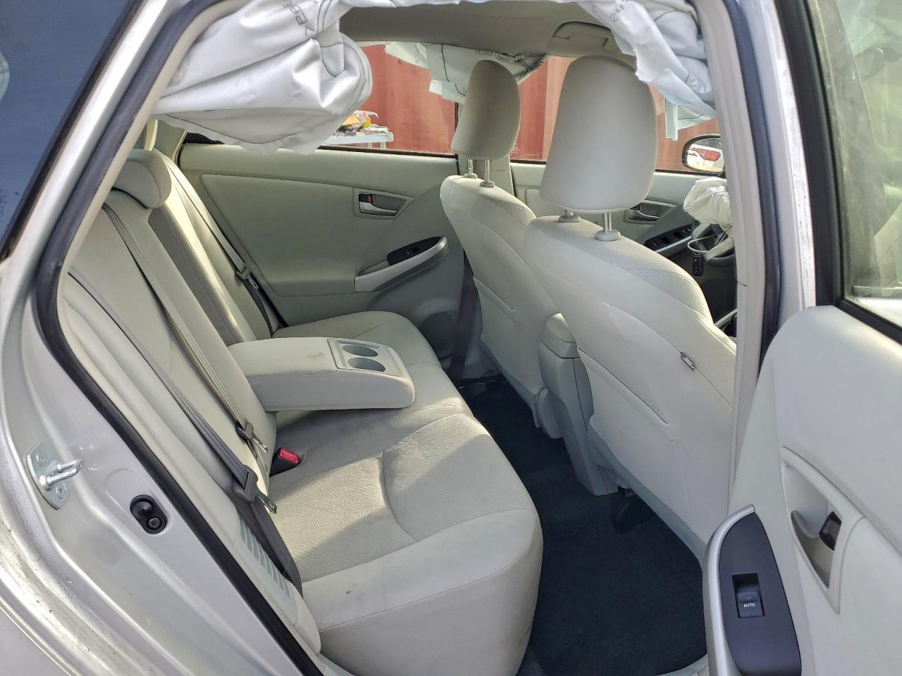 2015 TOYOTA PRIUS