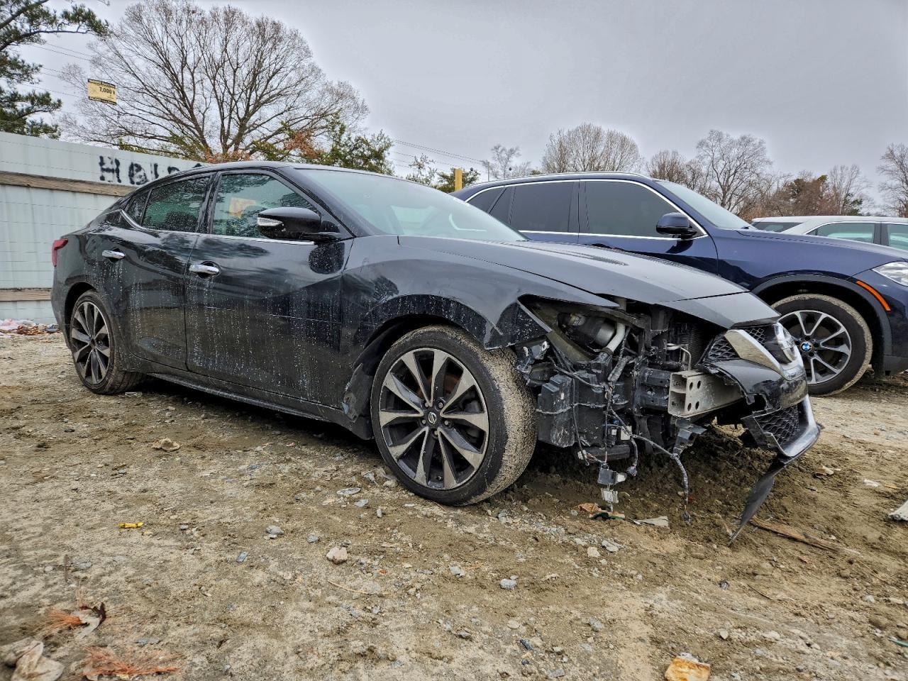 2017 NISSAN Maxima