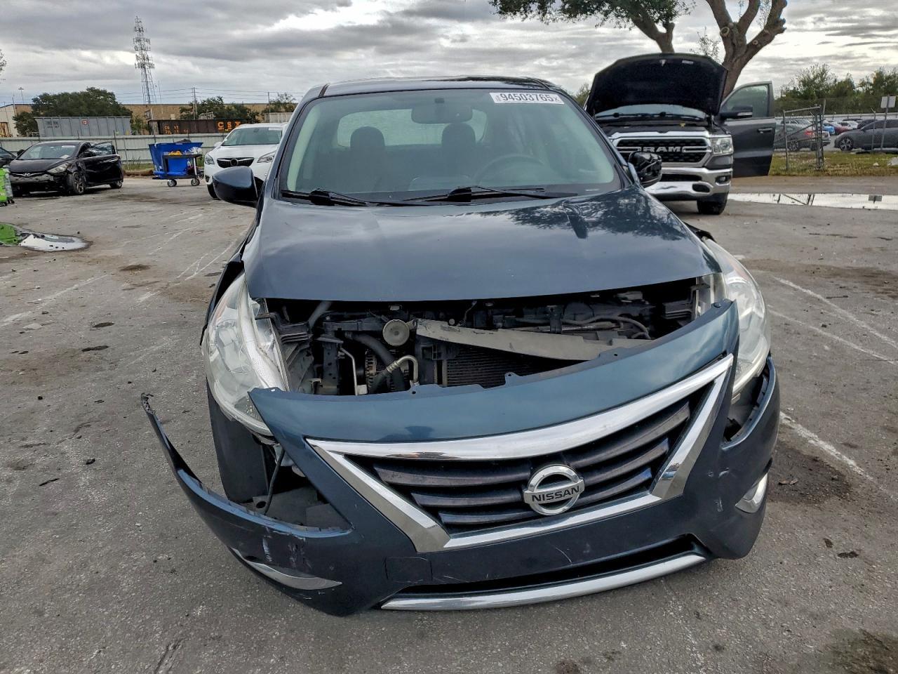 2017 NISSAN VERSA