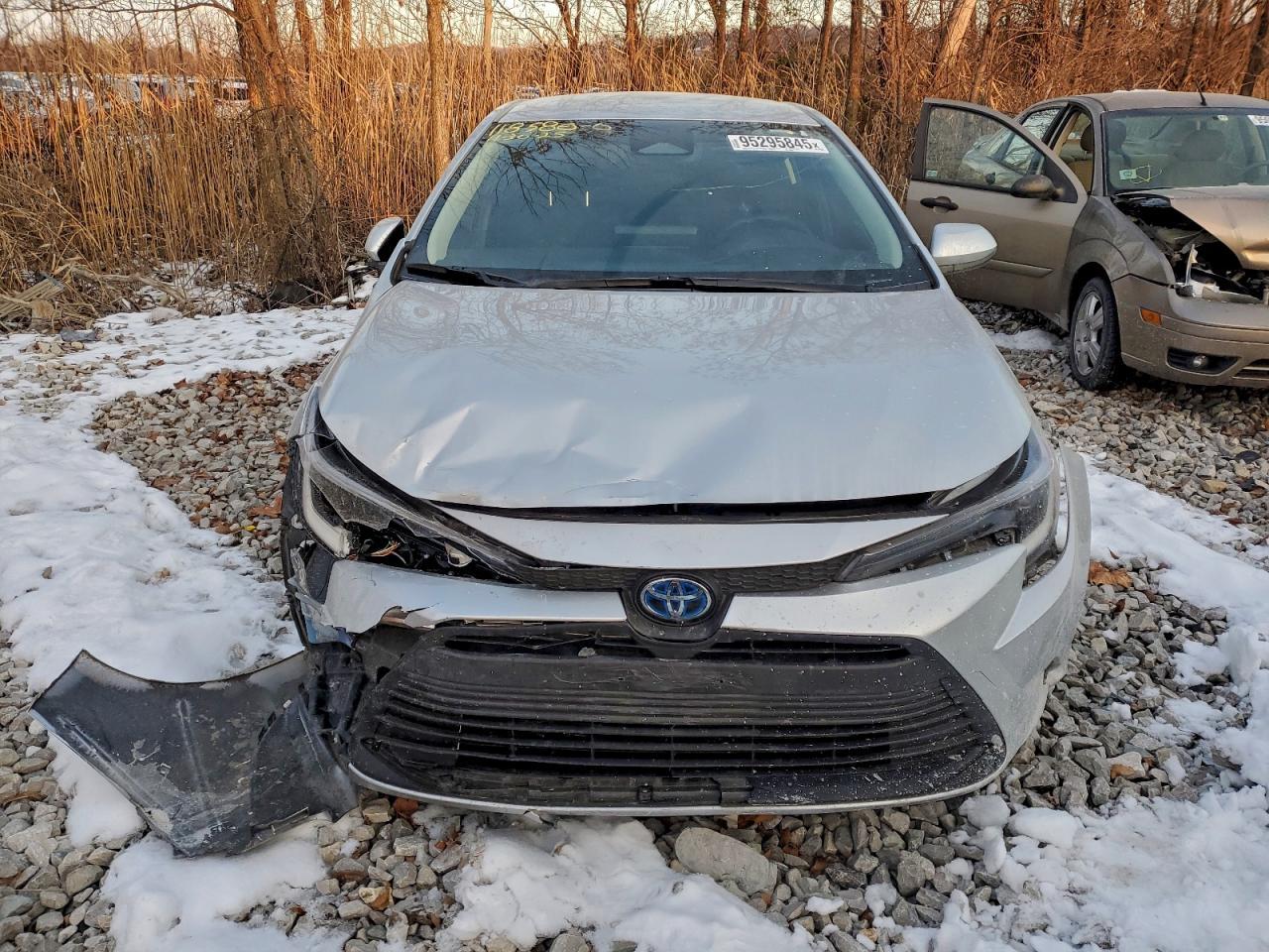 2025 TOYOTA COROLLA