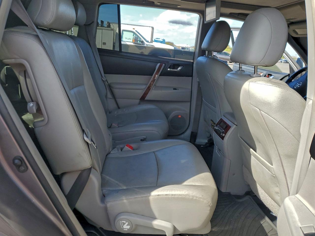 2011 TOYOTA Highlander Hybrid