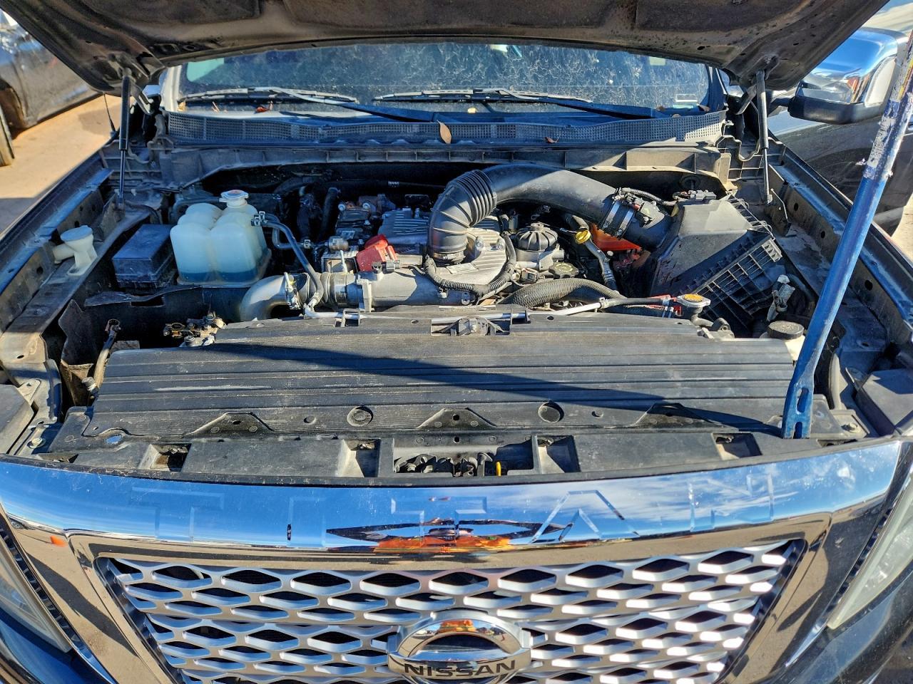 2016 NISSAN Titan