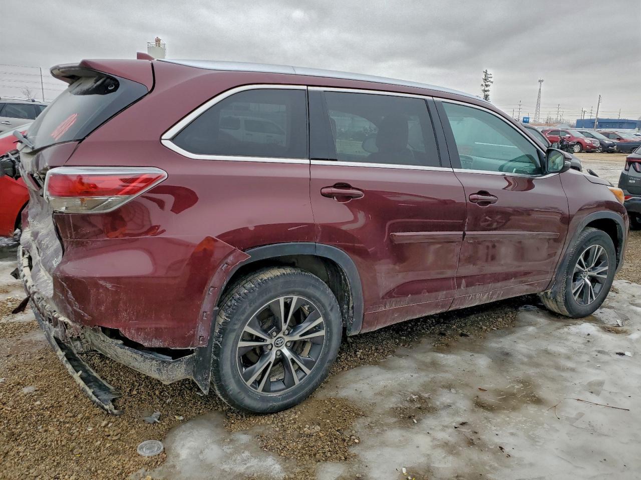 2016 TOYOTA HIGHLANDER