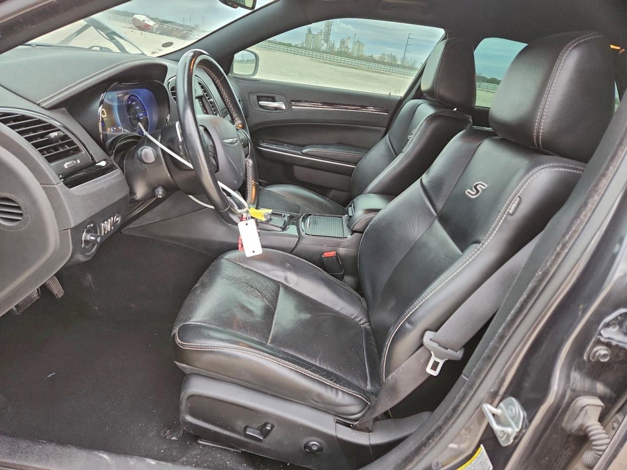 2019 CHRYSLER 300