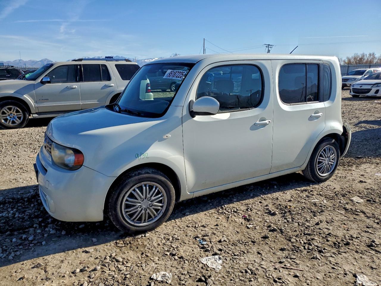 2010 NISSAN CUBE