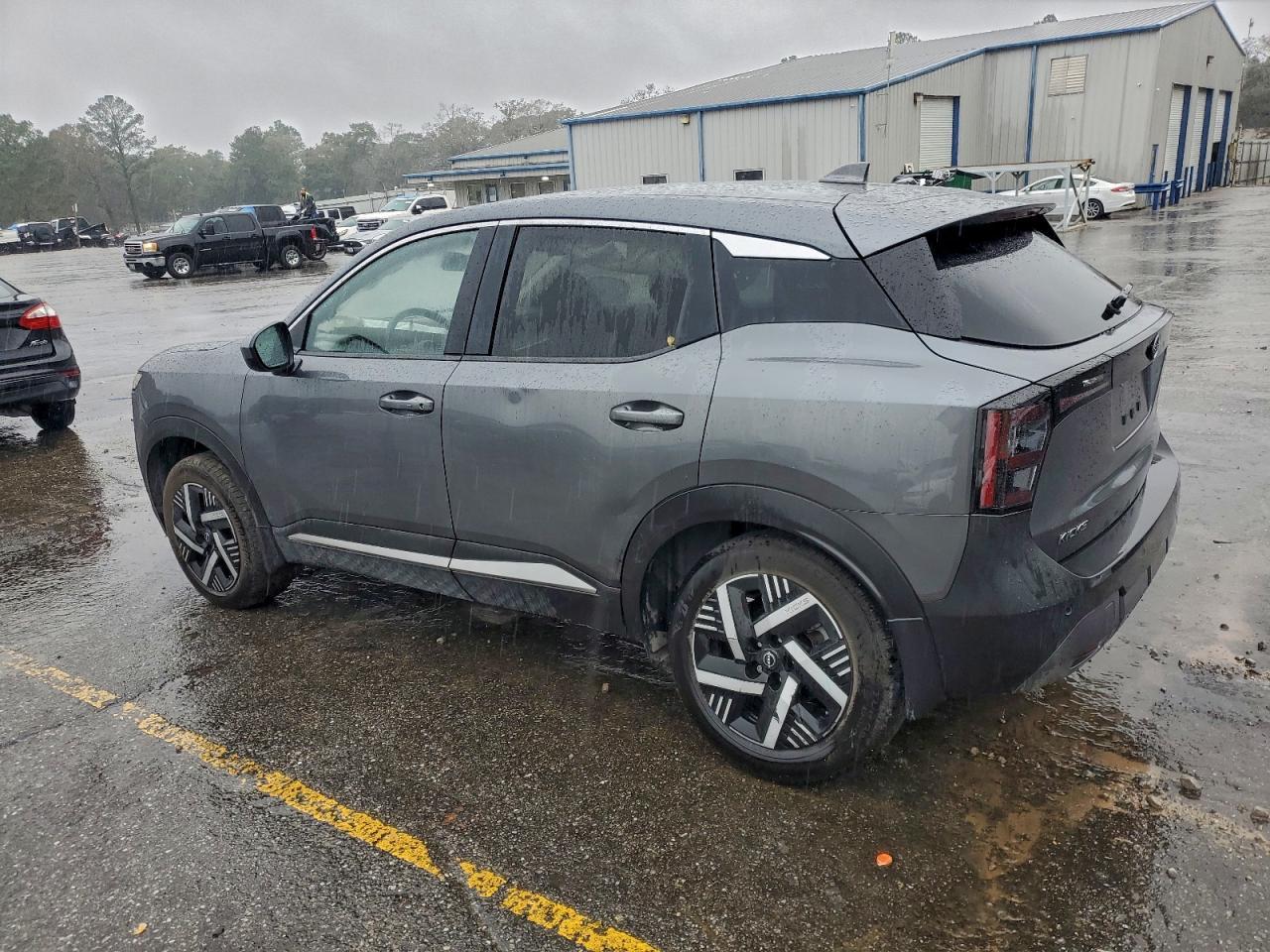 2025 NISSAN KICKS